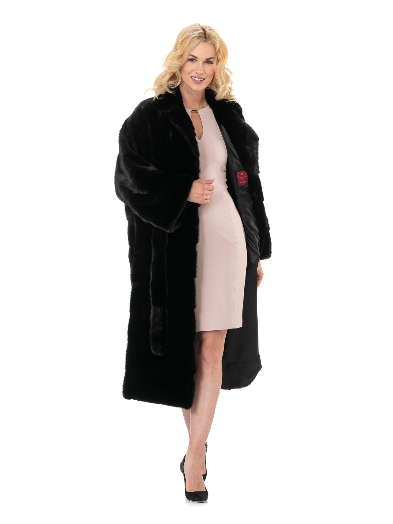 Женское пальто из меха норки с английским воротником